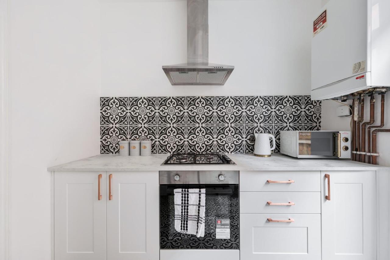 Apartament Beautifully Modern 2-bed W/garden
